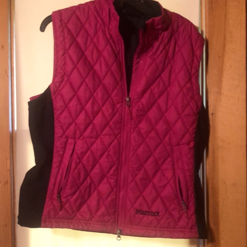 Ladies pink/ black winter vest. XL Marmot. Excellent condition.